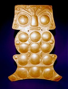Pectoral de las cabeceras del río Sinú, posiblemente estilo Calima de Pre Columbian Pre Columbian